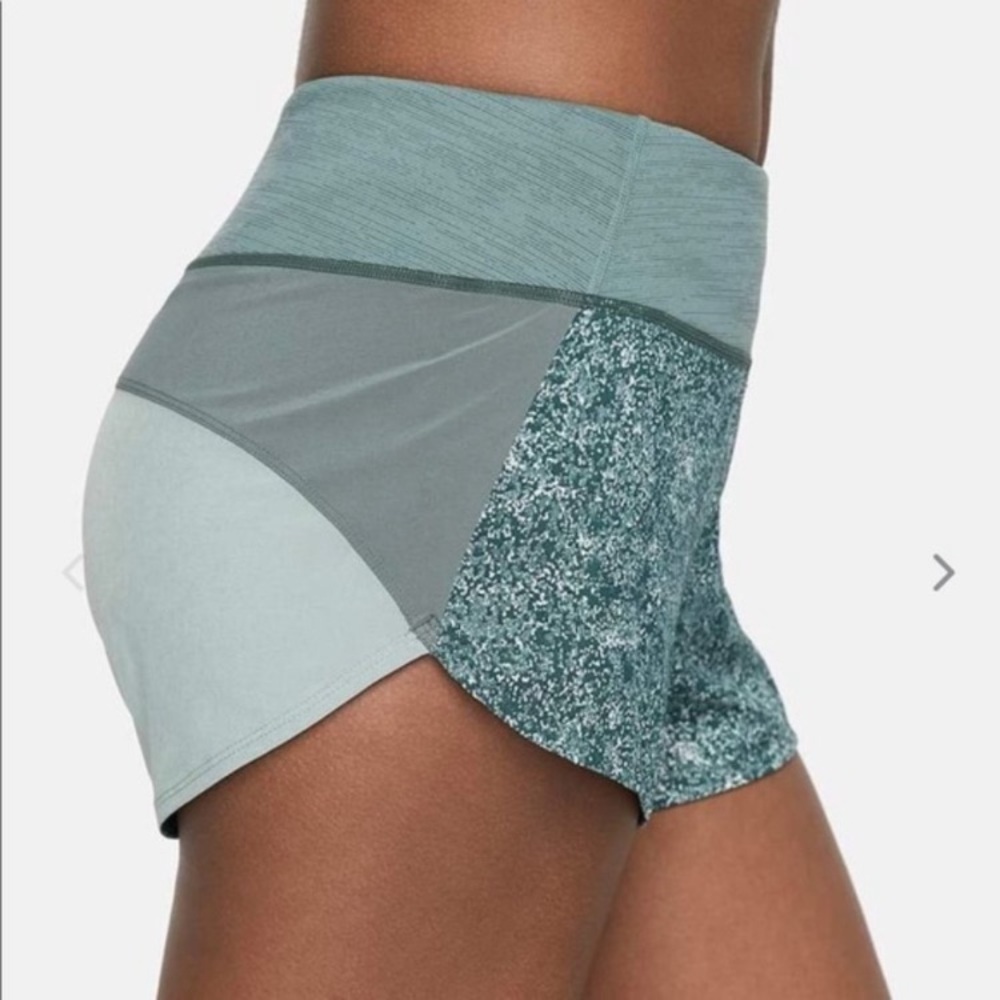 Outdoor Voices Hudson Tri Colored Athletic Shorts